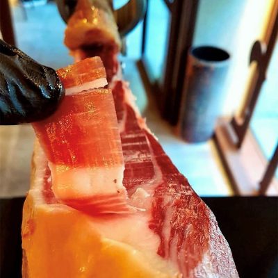 Jamon iberico, cortado a cuchillo o loncheado? Sal de dudas